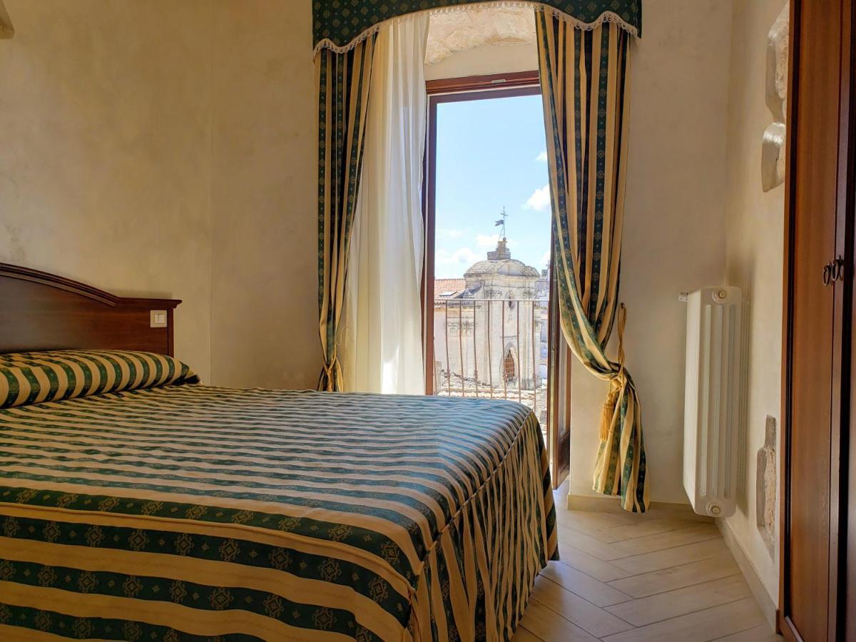 Rooms Dimora Arco - Affitti Brevi Italia Monte SantʼAngelo Exteriér fotografie